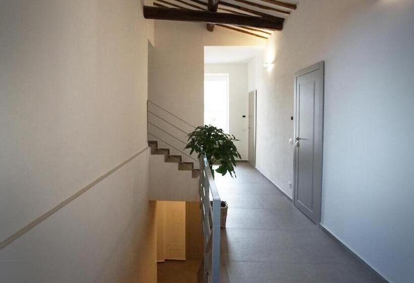 پانسیون New Moon Rooms