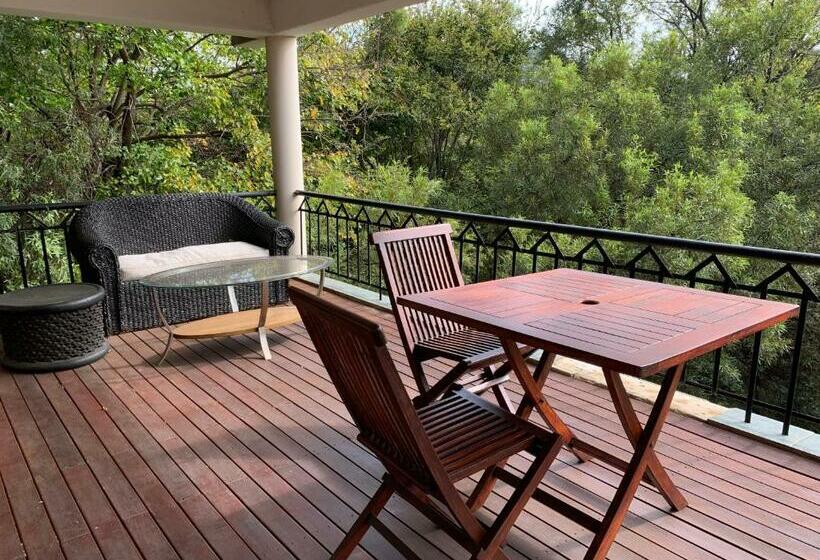 ペンション Shades Of Summer Boutique