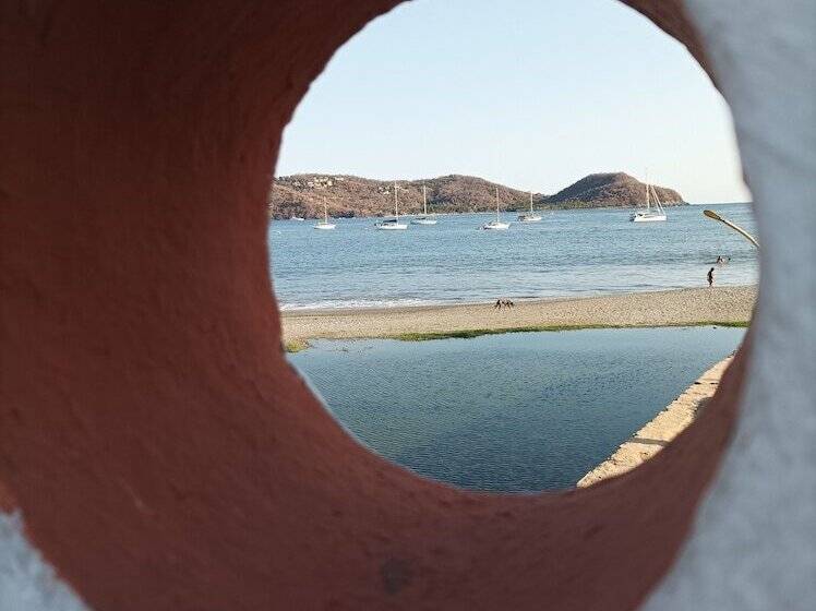 بنسيون Villa Tulipanes