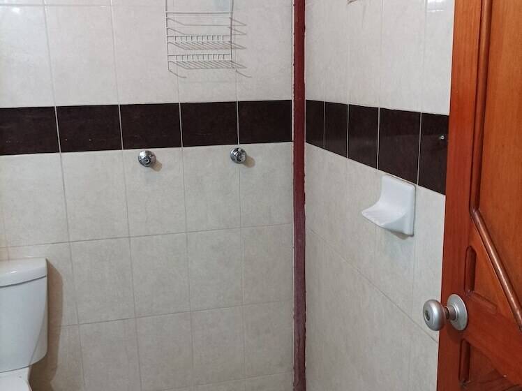 بنسيون Villa Tulipanes