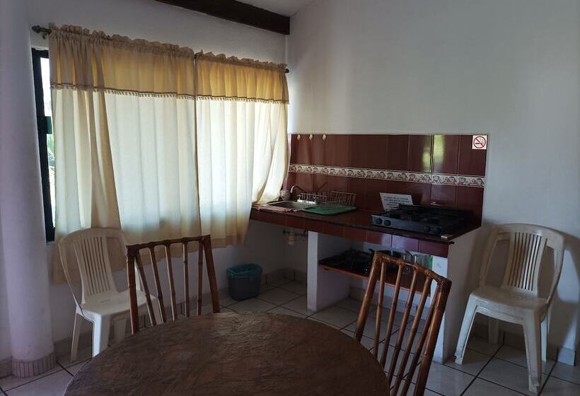 بنسيون Villa Tulipanes