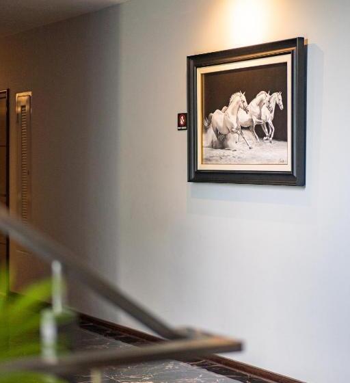 Ysw Hotel Lopburi