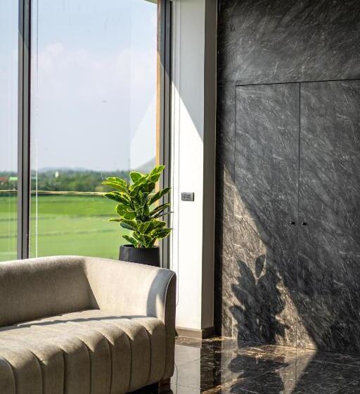 Ysw Hotel Lopburi