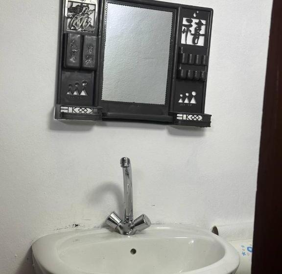 هاستل Dana Historic Village