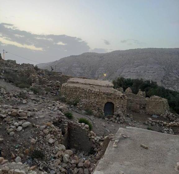 هاستل Dana Historic Village