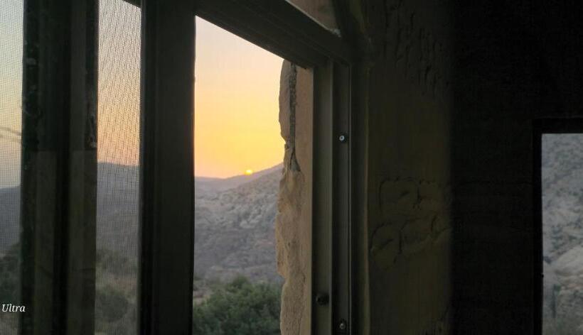 هاستل Dana Historic Village