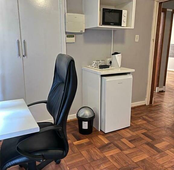 Bed and Breakfast 28 On Wood