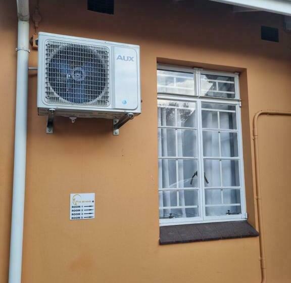 Bed and Breakfast 28 On Wood