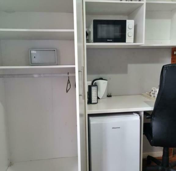 ベッドアンドブレックファースト 28 On Wood