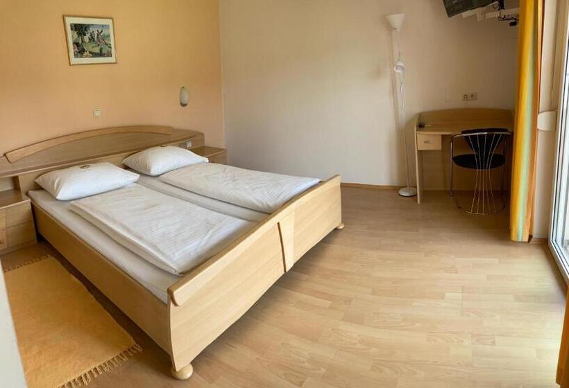 مبيت وإفطار Gasthof Zum Goldenen Löwen   Nebenhaus