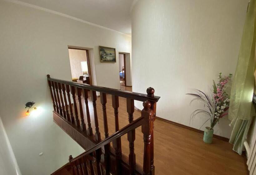 Bed and Breakfast Guest House Botanika