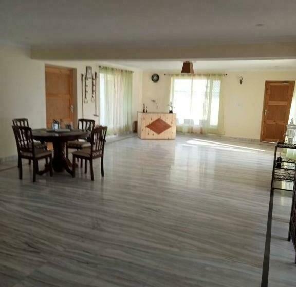 مبيت وإفطار Highfield Villa