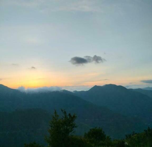 مبيت وإفطار Highfield Villa