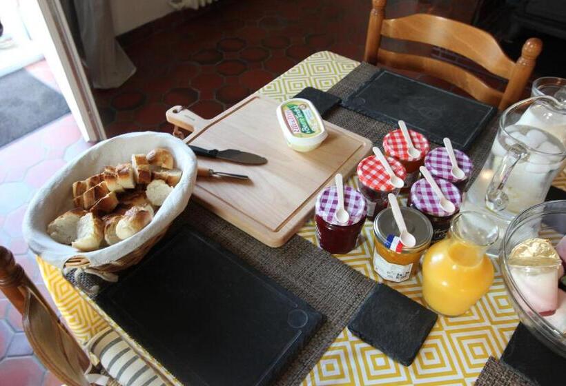 住宿加早餐  La Charentaise Des Lilas