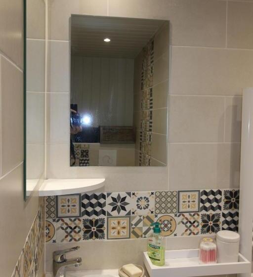 住宿加早餐  La Charentaise Des Lilas