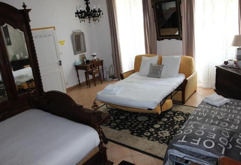 住宿加早餐  La Charentaise Des Lilas