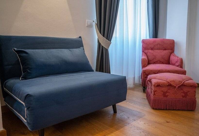 تختخواب و صبحانه Residenza Degli Speziali