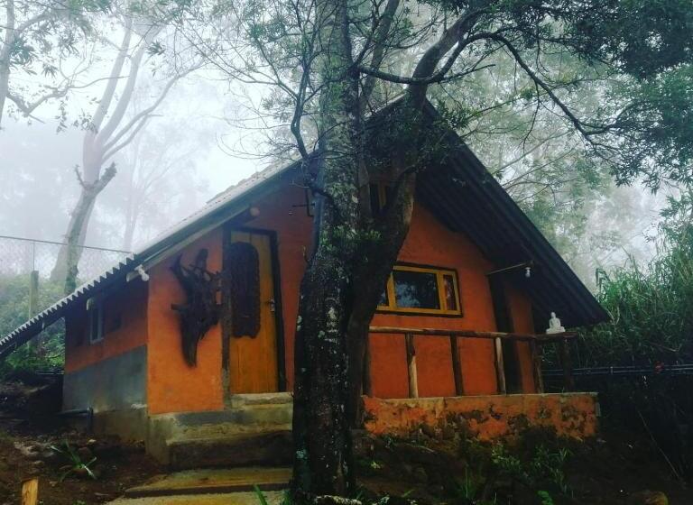 Bed and Breakfast Shadow Mask Bungalow