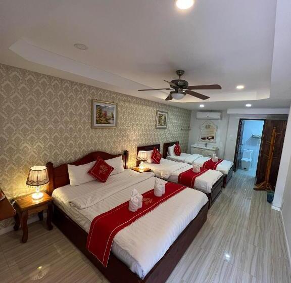 בית מלון כפרי Golden Lotus Namkhan River View