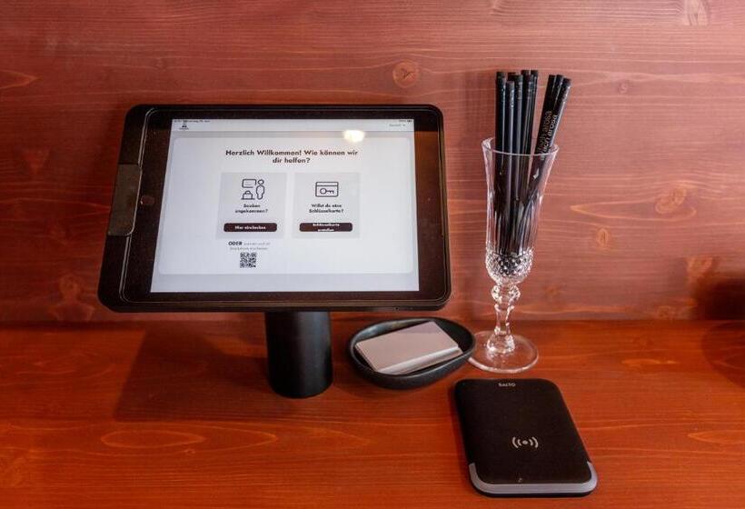 ホテル Pension Arosa   Self Check In