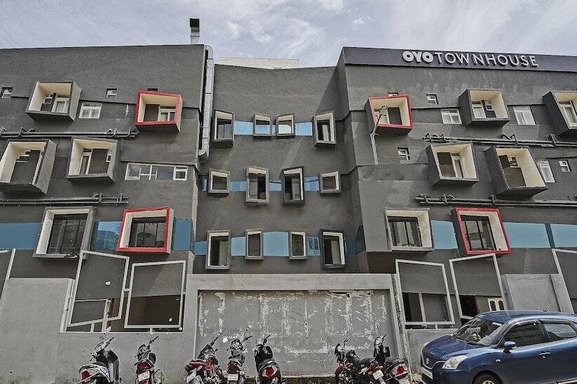 Отель Super Collection O Omr Perungudi