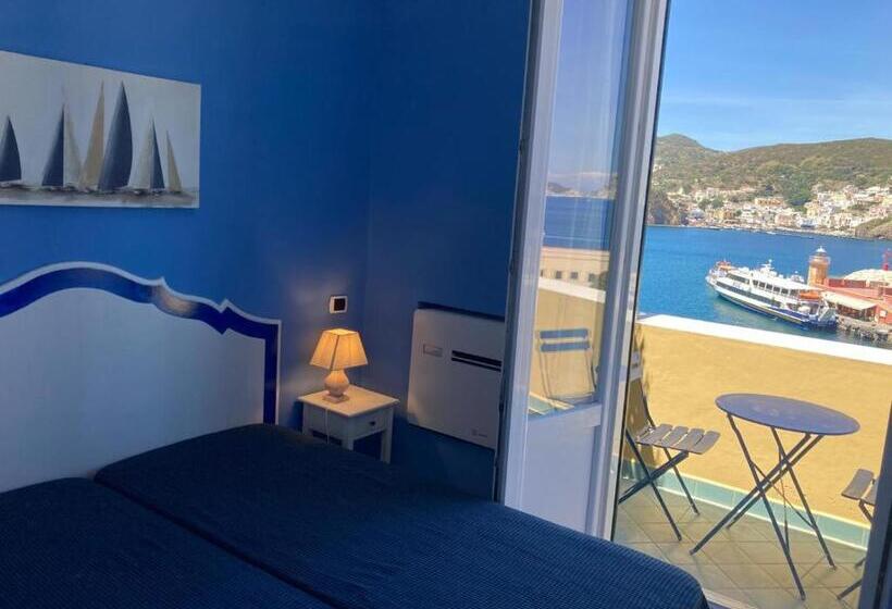 ペンション Al Mari Suites