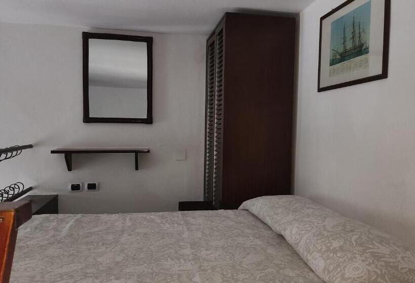 ペンション Al Mari Suites