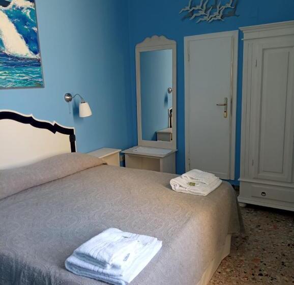 ペンション Al Mari Suites