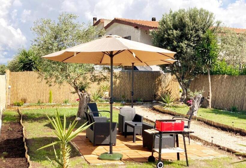 Пансион Algherolux Free Secured Parking For Cars And Motorbikes