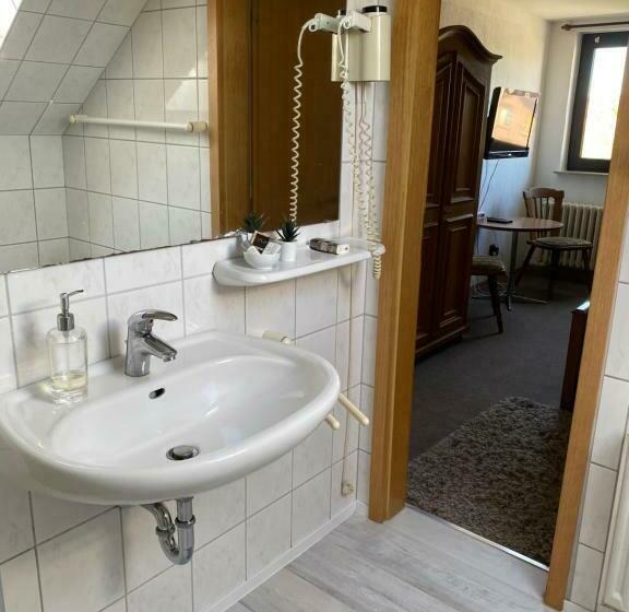 펜션 Bistro Zur Quelle