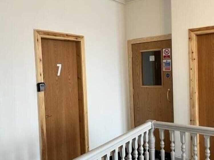 Пансион Duchally House