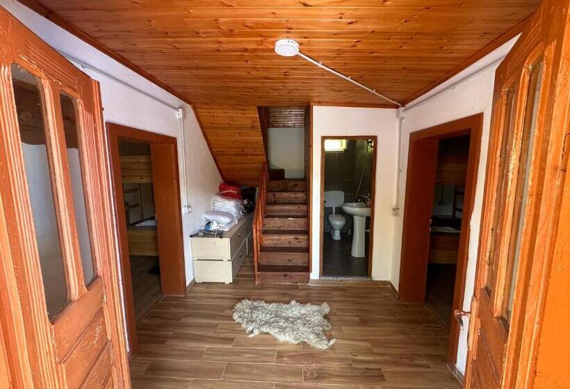 Пансион Guesthouse Kroni I Micanit