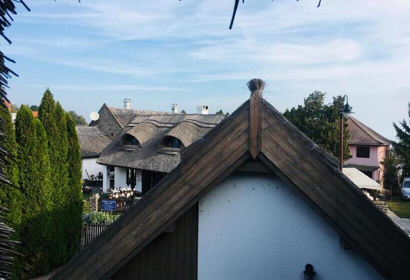 ペンション Kékmadaras Vendégház Tihany