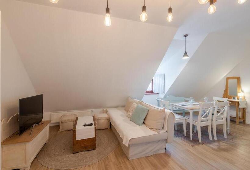 ペンション Kékmadaras Vendégház Tihany