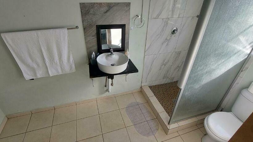 פנסיון Luxury Stays