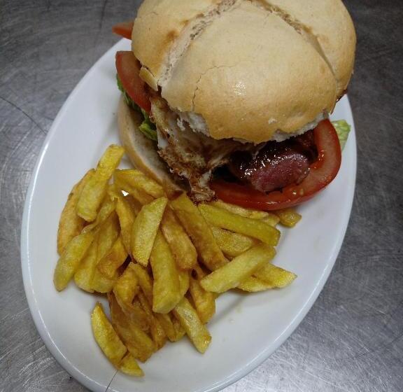 פנסיון Restaurante & Hostal El Volante