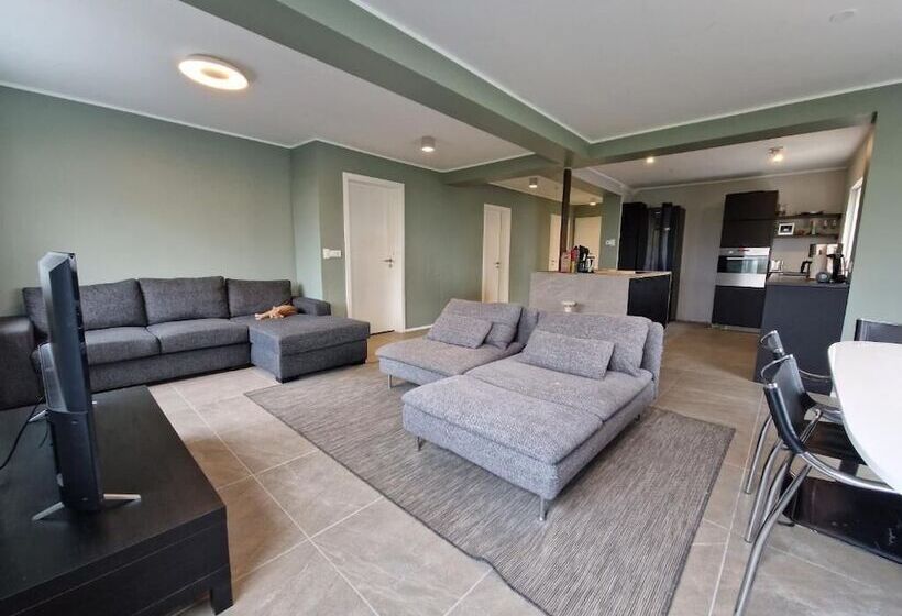 ペンション Sólgarður