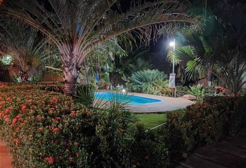 ユースホステル Pousada Jardim Da Lagoa Ba