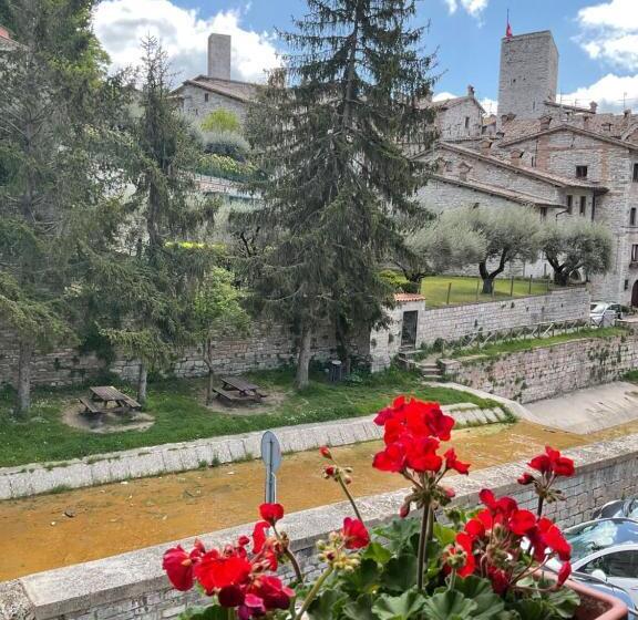 민박 Raphael House