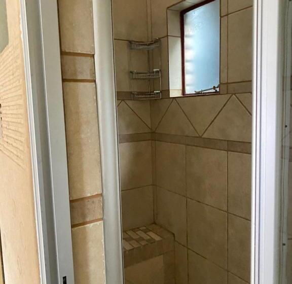 צימר Serengeti Sands Lodge