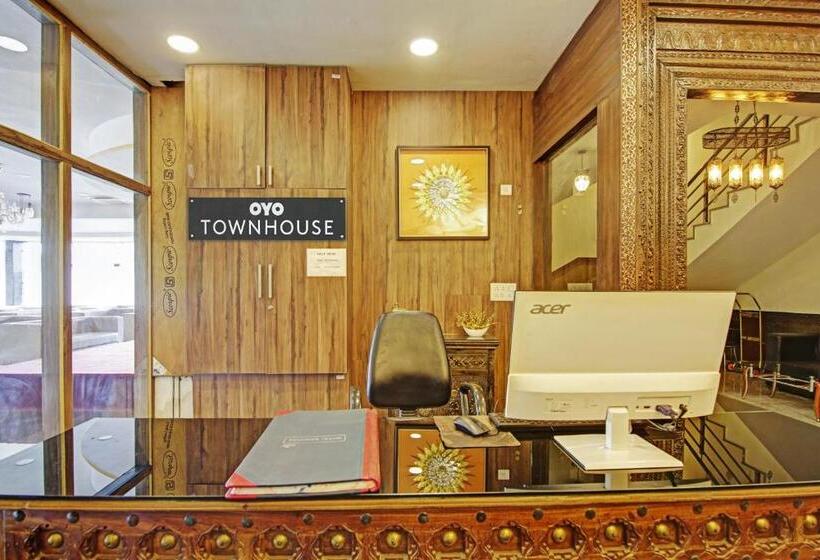 Collection O Hotel Chandralok