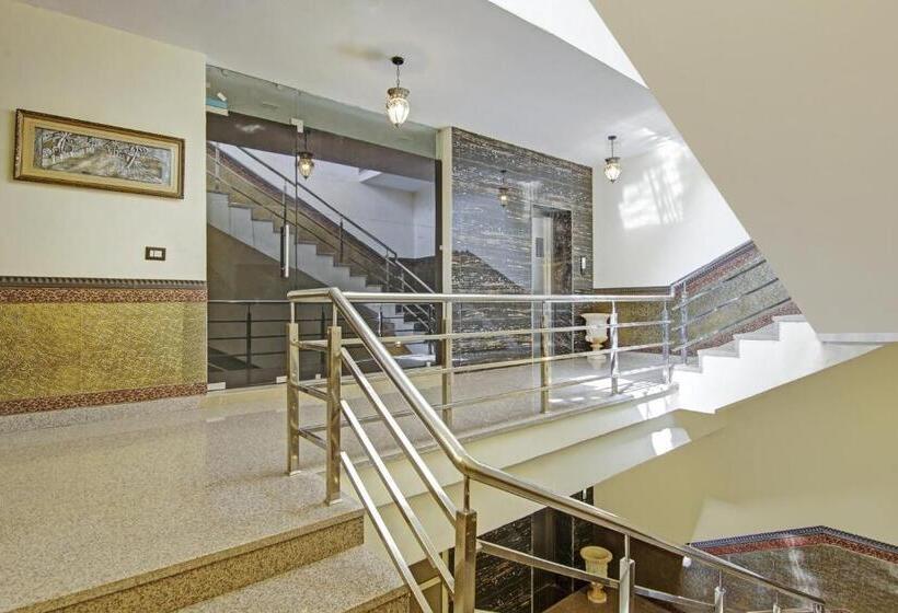 Collection O Hotel Chandralok