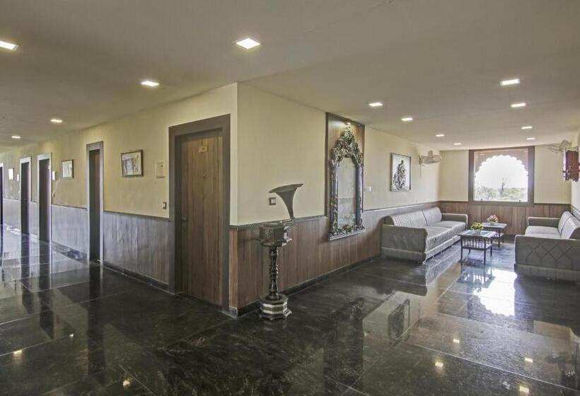 Collection O Hotel Chandralok