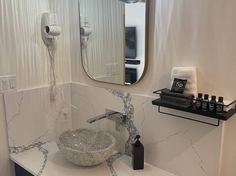 Evo Luxury Waterfront Adults Only B&b