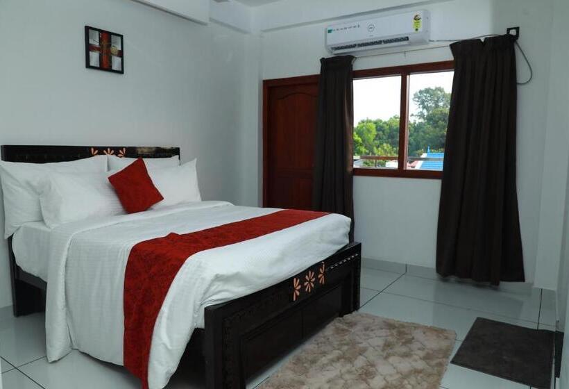 فندق Achoos Residency