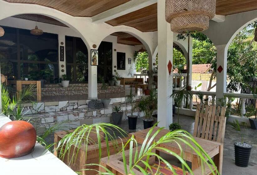 هتل African Treasure