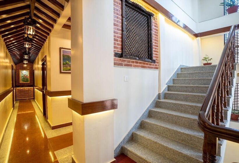 هتل Airport Himalaya Boutique