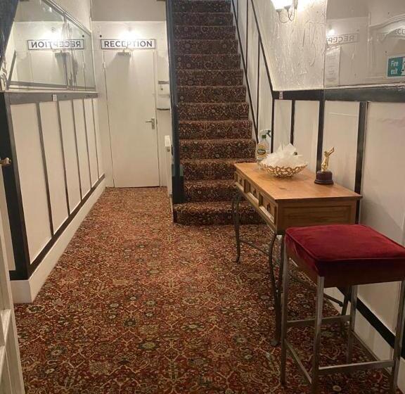 בית מלון כפרי Crosby