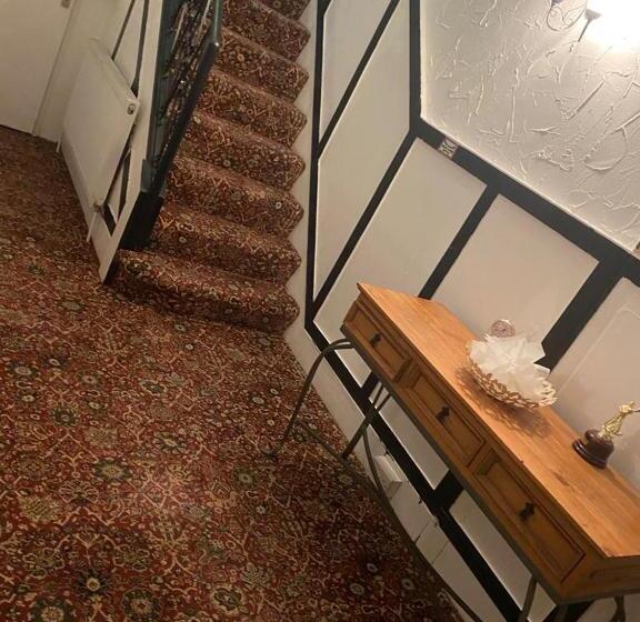 בית מלון כפרי Crosby