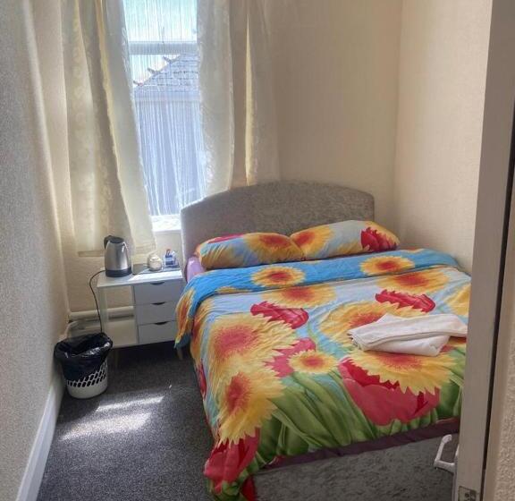 בית מלון כפרי Crosby